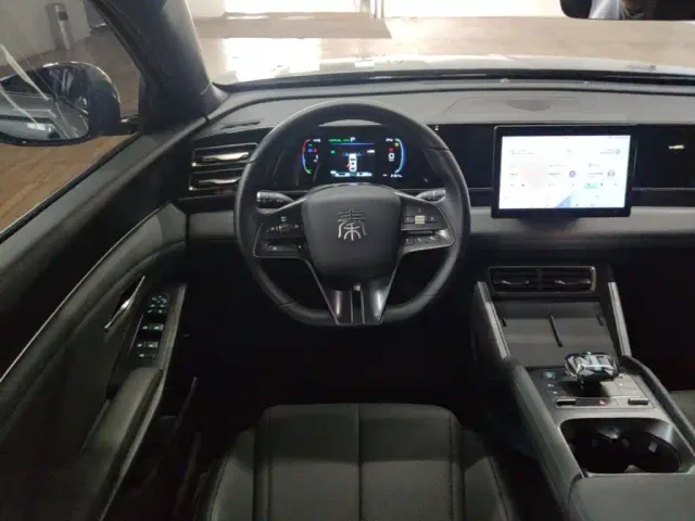 BYD Qin L — Фото автомобиля 10