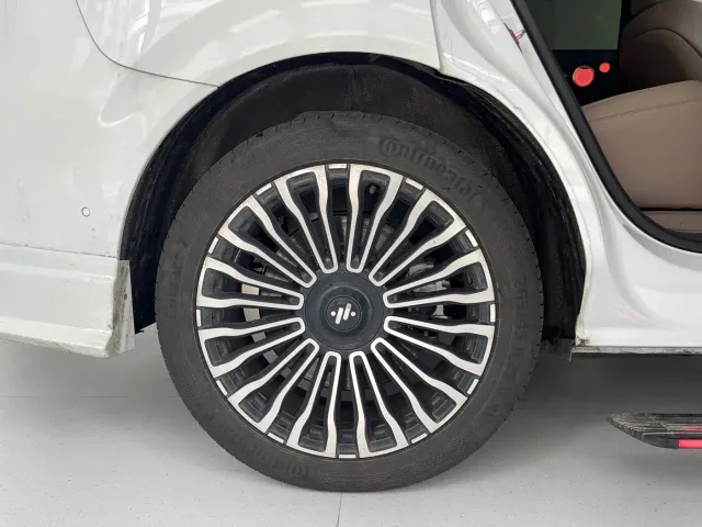 IM Motors LS8 — Фото автомобиля 22