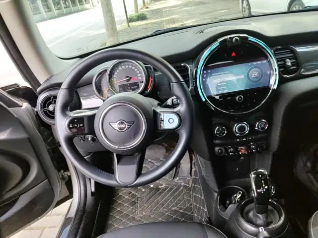MINI Hatch — Фото автомобиля 10