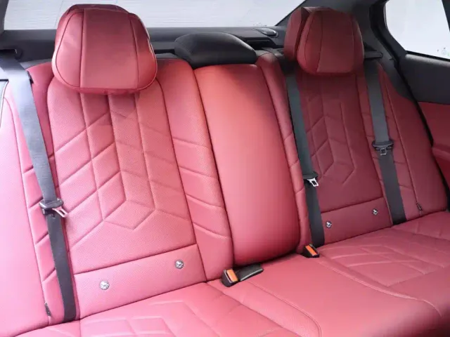 BMW 5 Series — Фото автомобиля 23
