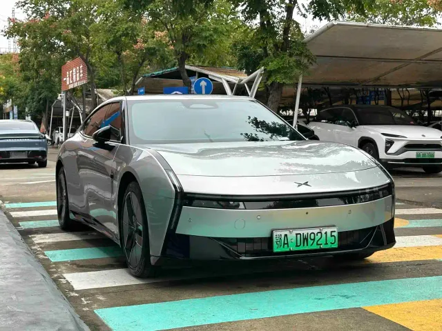 Xpeng P7 — Фото автомобиля 2