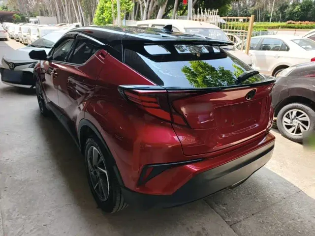 Toyota C-HR — Фото автомобиля 4