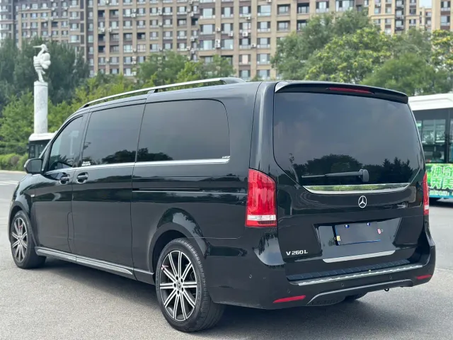 Mercedes-Benz V-Class — Фото автомобиля 6