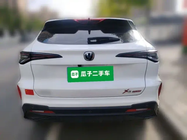 Changan X5 Plus — Фото автомобиля 3