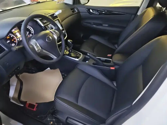 Nissan Tiida — Фото автомобиля 14
