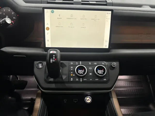 Land Rover Defender — Фото автомобиля 17