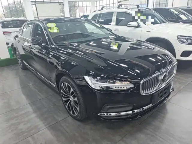 Volvo S90 — Фото автомобиля 3