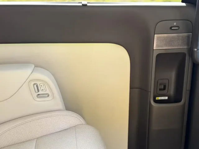 Li Auto MEGA — Фото автомобиля 8