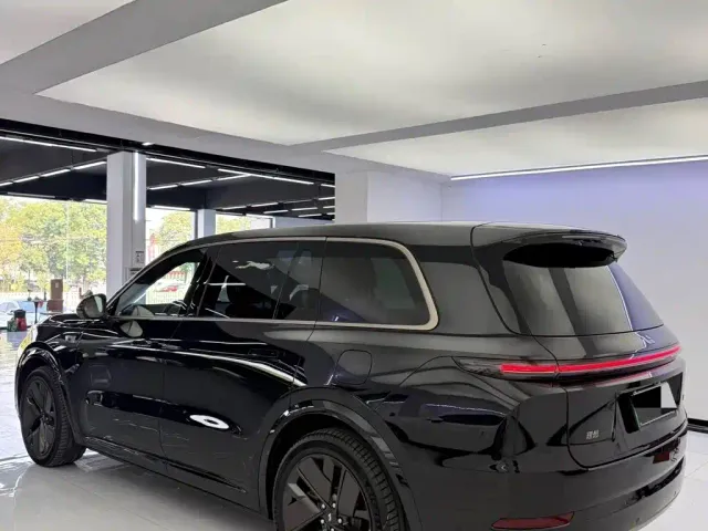 Li Auto L9 — Фото автомобиля 6