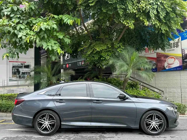 Honda Accord — Фото автомобиля 24