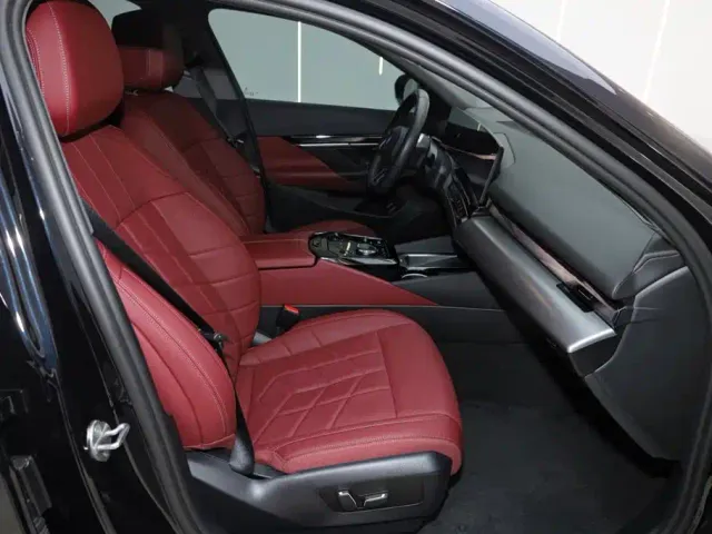 BMW BMW i5 2024 eDrive 35L M Sport Package — Фото автомобиля 15