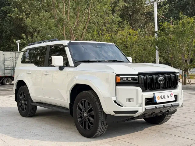 Toyota Prado — Фото автомобиля 3