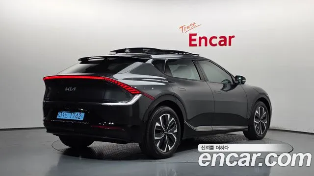Kia EV6 — Фото автомобиля 2