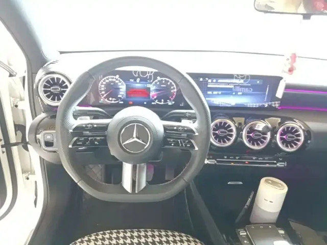 Mercedes-Benz A-Class — Фото автомобиля 10