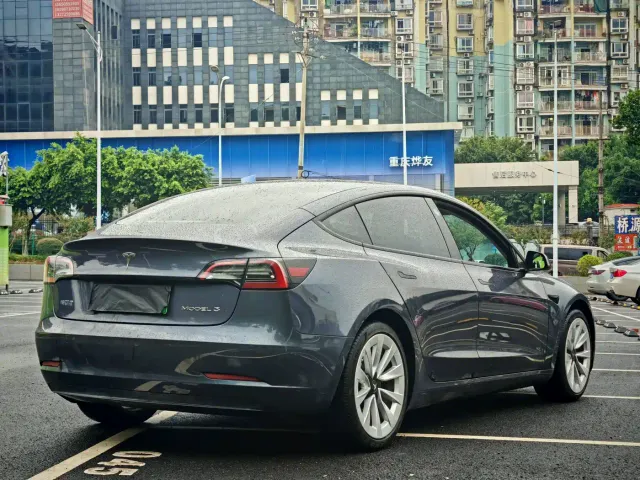 Tesla Model 3 — Фото автомобиля 17