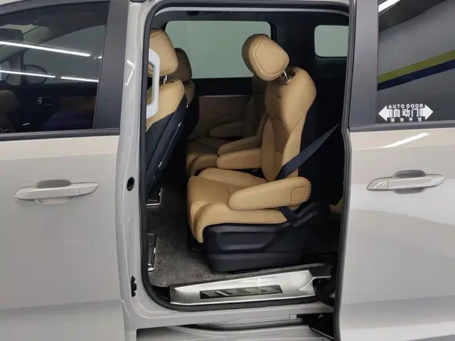 Wuling Starlight 730 — Фото автомобиля 11