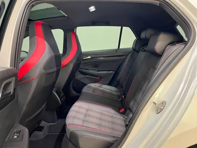 Volkswagen Golf GTI — Фото автомобиля 5