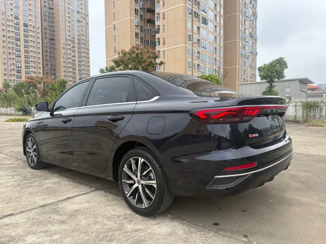 Geely Emgrand — Фото автомобиля 8