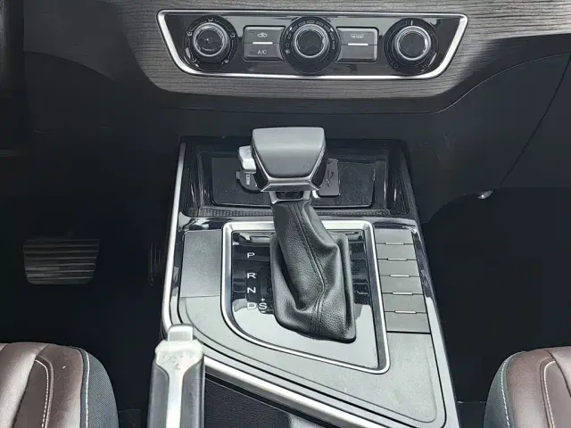 Forthing T5 — Фото автомобиля 13