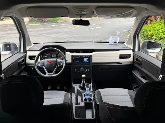 Wuling Zhengcheng — Фото автомобиля 8