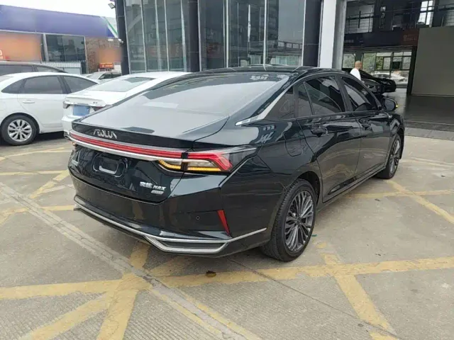 Dongfeng Yixuan MAX — Фото автомобиля 6