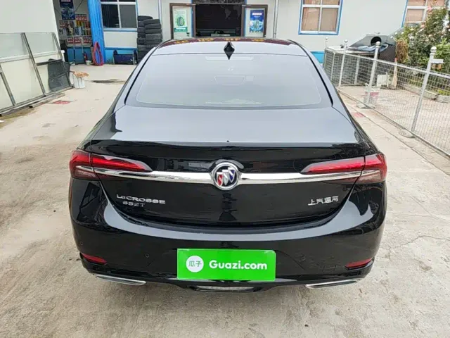 Buick LaCrosse — Фото автомобиля 3