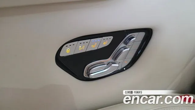Kia Canival Новый Carnival 4 поколение Бензин 4 места Hi-Limousine (Спецкузов) — Фото автомобиля 17