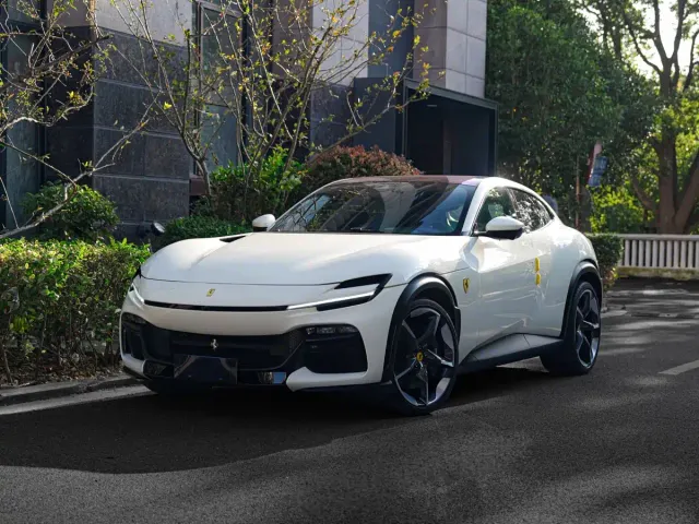 Фотография автомобиля — Ferrari Purosangue