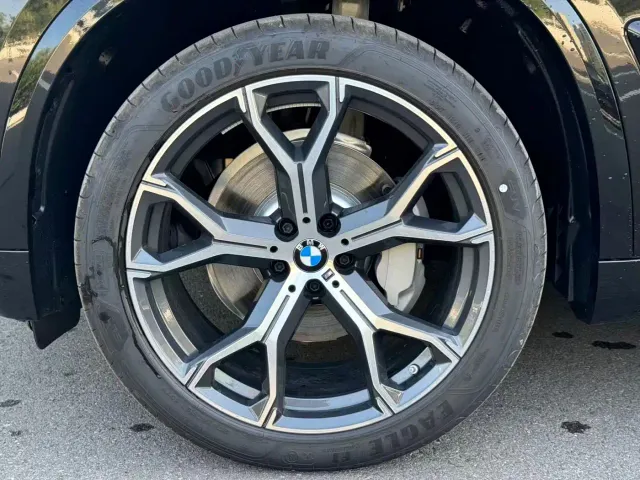 BMW X5 — Фото автомобиля 12