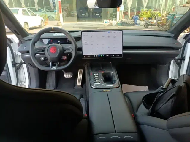 Xiaomi SU7 — Фото автомобиля 9