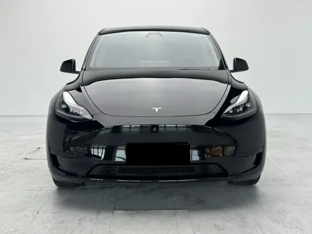 Фотография автомобиля — Tesla Model Y