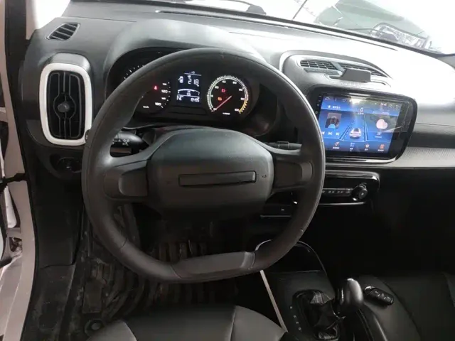 Roewe Clever — Фото автомобиля 10