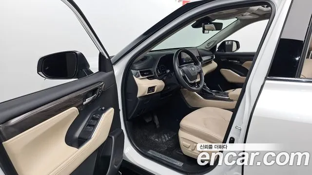 Toyota Highlander — Фото автомобиля 3