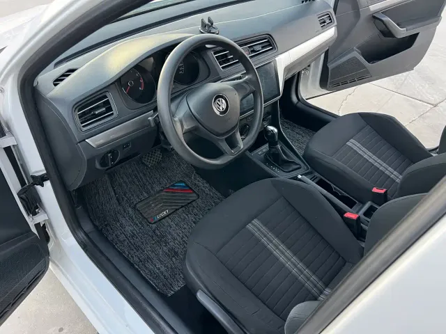 Volkswagen Lavida — Фото автомобиля 12