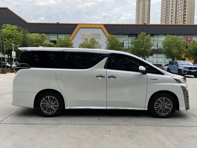 Toyota Vellfire — Фото автомобиля 6
