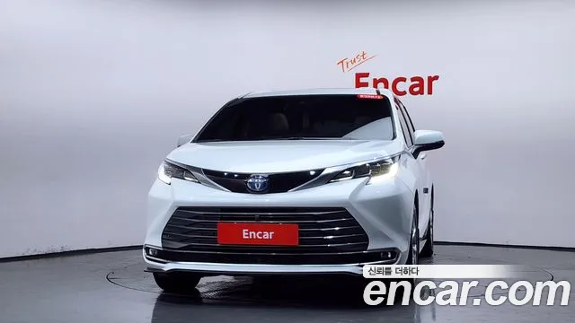 Toyota Sienna — Фото автомобиля 2