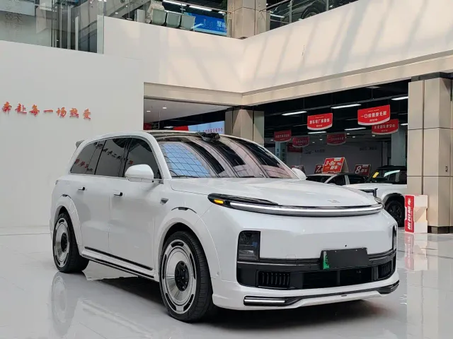 Li Auto L9 — Фото автомобиля 4