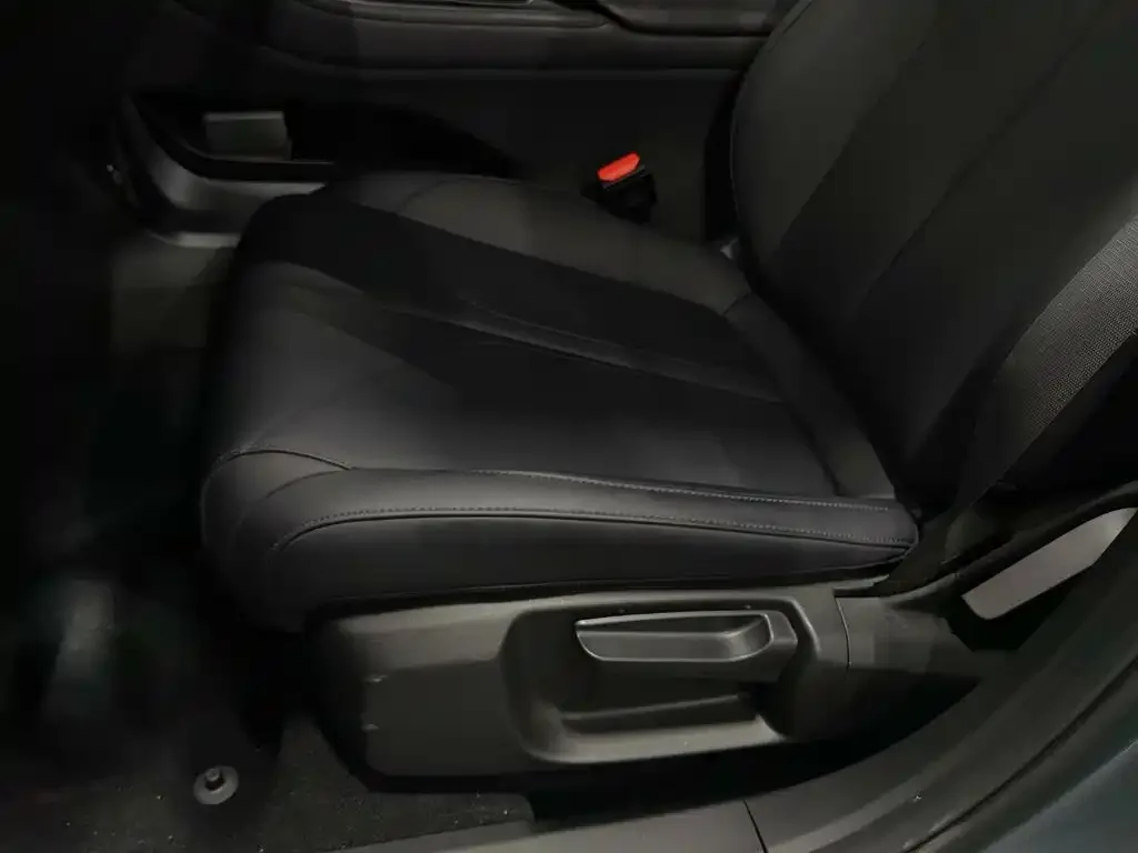 Geely Galaxy Galaxy Stellar 6 2025 60km Voyager Edition — Фото автомобиля 20