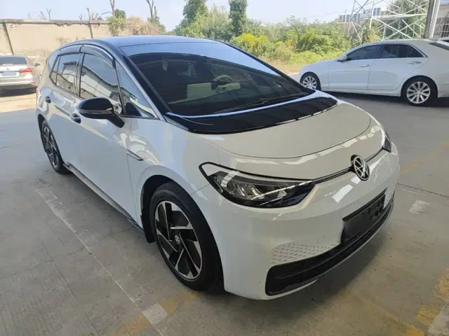 Volkswagen ID.3 — Фото автомобиля 3