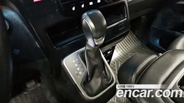 Hyundai Staria Staria 4WD Tourer 11 мест — Фото автомобиля 9