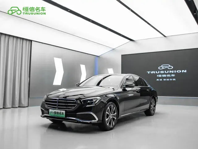Фотография автомобиля — Mercedes-Benz E-Class