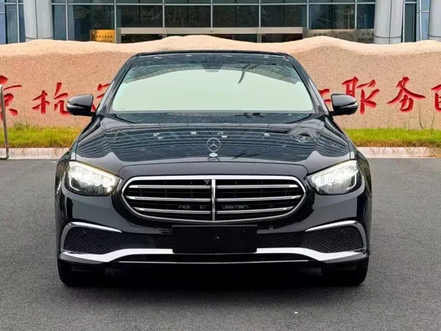 Mercedes-Benz E-Class — Фото автомобиля 5