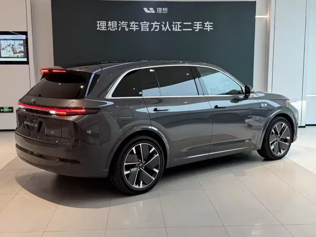 Li Auto L7 — Фото автомобиля 2