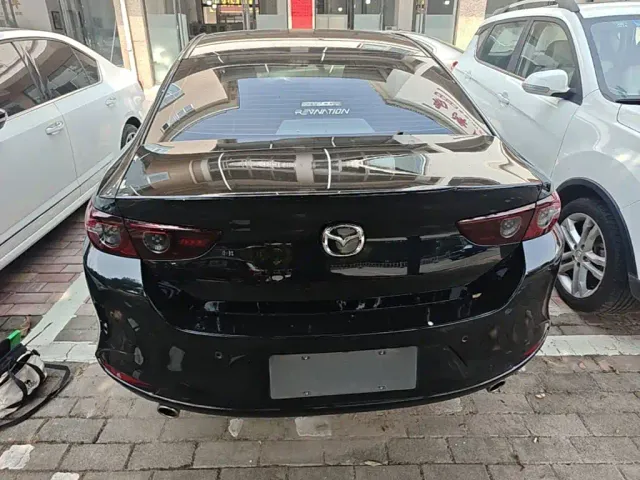 Mazda Axela — Фото автомобиля 5