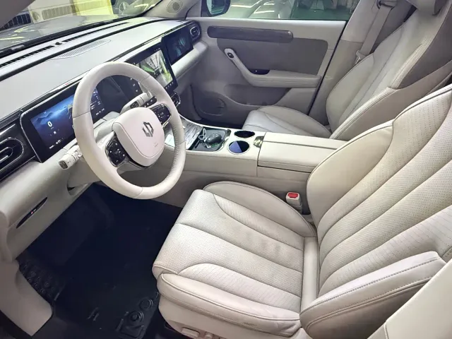 Leapmotor C11 — Фото автомобиля 6