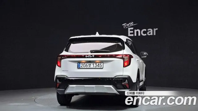 Kia Seltos Новый Seltos Бензин 2.0 2WD — Фото автомобиля 4