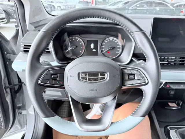 Geely Emgrand S — Фото автомобиля 8