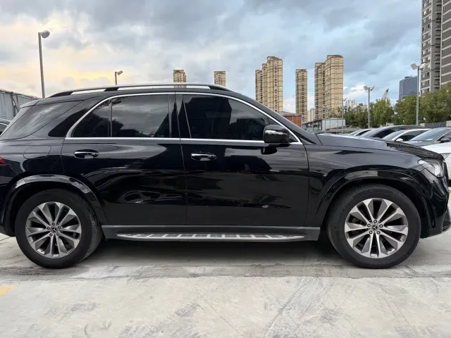 Mercedes-Benz GLE-Class — Фото автомобиля 3