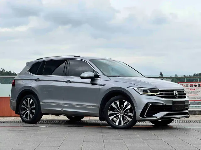 Volkswagen Tiguan L — Фото автомобиля 2