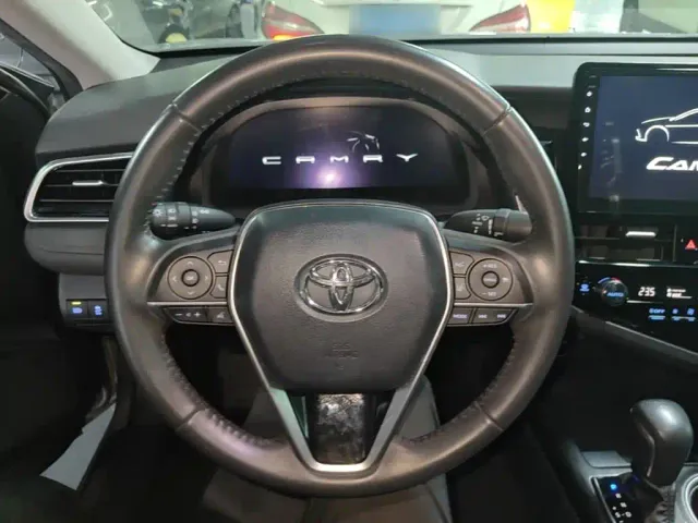 Toyota Camry — Фото автомобиля 10